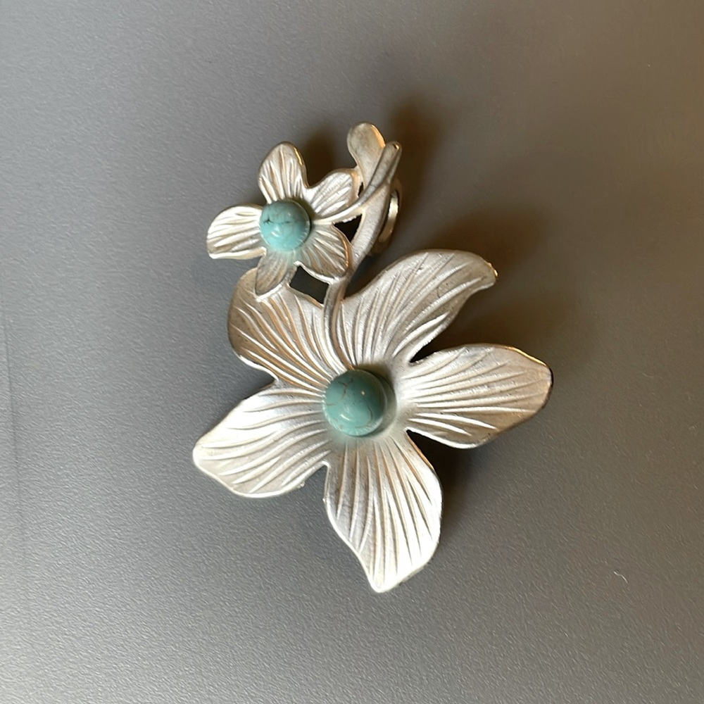 Silver Flowers Pendant